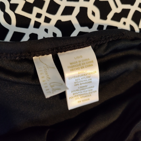 Land’s End Black & White Geometric Halter Tankini Swim Top Tummy Coverage sz10 - Picture 8 of 8